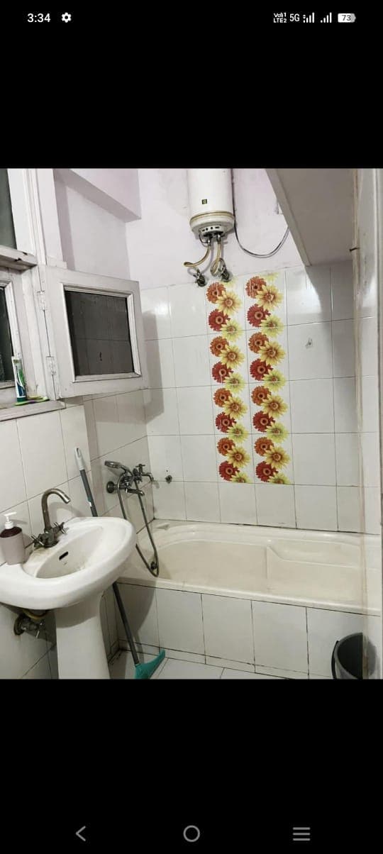 1 room in 2bhk