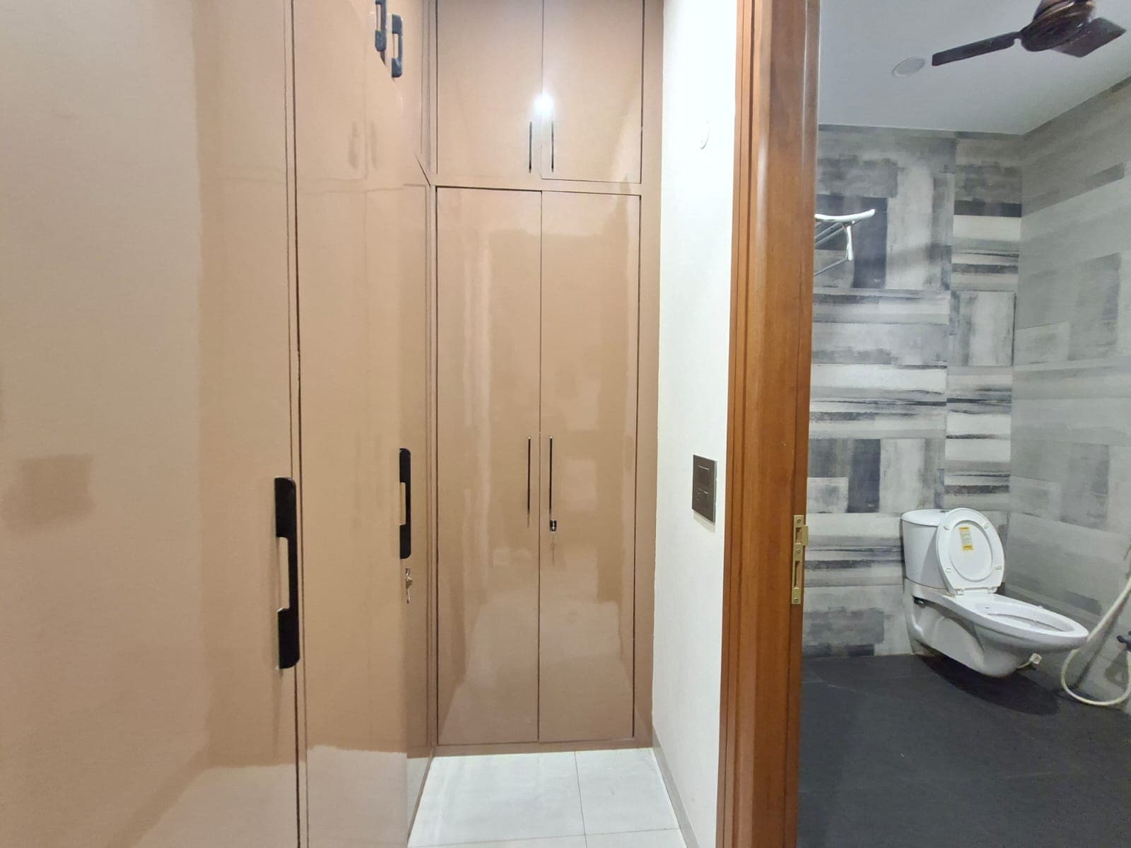 3bhk sector 44 Fully furnished Rent 60k